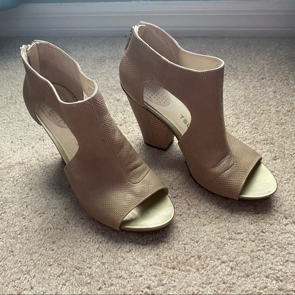 Tsubo Tan Peep Toe Heels